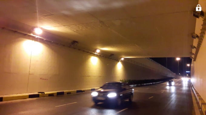 Nh&agrave; thầu tắt điện để tiết kiệm, c&aacute;c phương tiện