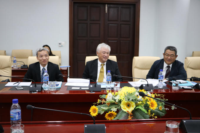 Ông Masahiro Moriyasu (giữa) cho biết, 3 mảng quan trọng nhất là kim loại, năng lượng, cơ sở hạ tầng là đây những lĩnh vực mà Mitsui muốn đầu tư vào Đà Nẵng. Ảnh: Q.Đ.