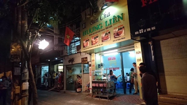Mặt trước của quán bún chả. (Ảnh: Dân trí)