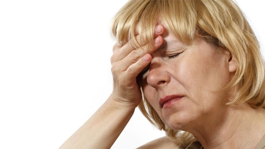 Ăn uống kh&ocirc;ng đ&uacute;ng bữa, ăn kh&ocirc;ng đủ tinh bột... rất dễ khiến cơ thể hạ đường huyết. Ảnh: minh họa