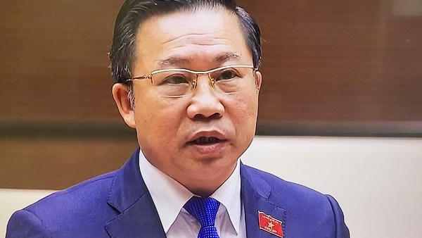 Cán bộ dùng bằng giả để