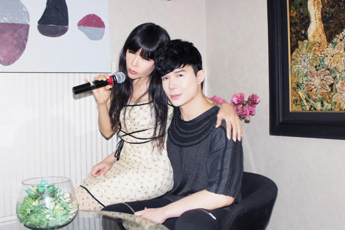 Nathan Lee sốt cao vẫn lặn lội đường xa tới nhà ca sĩ hải ngoại Nhật Hạ tập nhạc