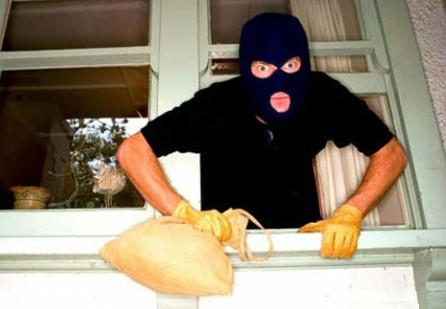 trom-tien-trong-ket-sat-cua-uy-ban-xa (1)