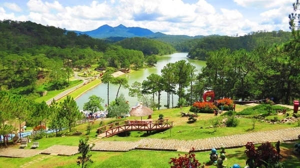 H&agrave;nh tr&igrave;nh du lịch kh&aacute;m ph&aacute; phần 4: Tận hưởng kh&ocirc;ng gian y&ecirc;n b&igrave;nh tại &ldquo;Th&agrave;nh phố T&igrave;nh Y&ecirc;u&rdquo;