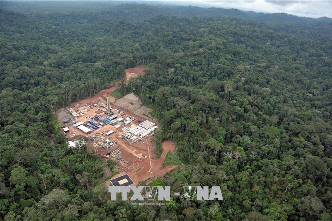Một khoảng rừng Amazon bị phá hủy để xây dựng cơ sở khai thác khí đốt ở Cuzco, Peru. Ảnh: AFP/TTXVN.