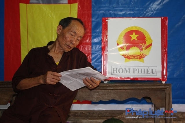 Người chiến sĩ cách mạng năm xưa, tâm đắc bên tác phẩm "Đầu tiên đi bầu".
