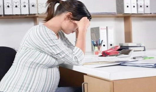 Bạo hành đối với phụ nữ mang thai và nuôi con nhỏ để lại những ảnh hưởng nghiêm trọng.