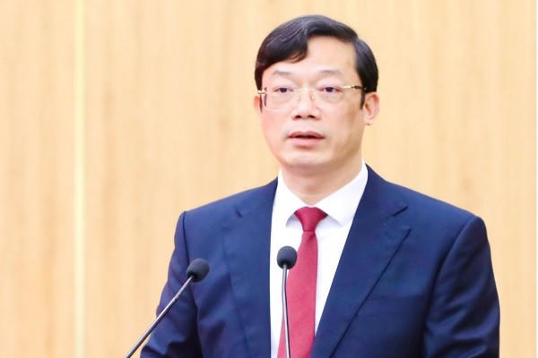 Ông Nguyễn Minh Tiến, Ủy viên Ban Thường vụ Tỉnh ủy, Trưởng Ban Nội chính Tỉnh ủy trình bày báo cáo tại Hội nghị.