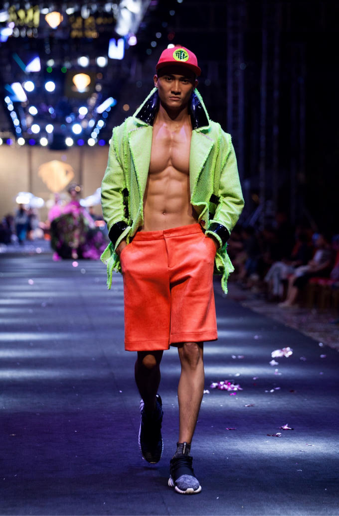 Được biết ít ngày nữa, Lương Gia Huy sẽ phải sang Indonesia một thời gian để làm việc cũng như thực hiện nghĩa vụ của Nam vương trong nhiệm kỳ của mình. 