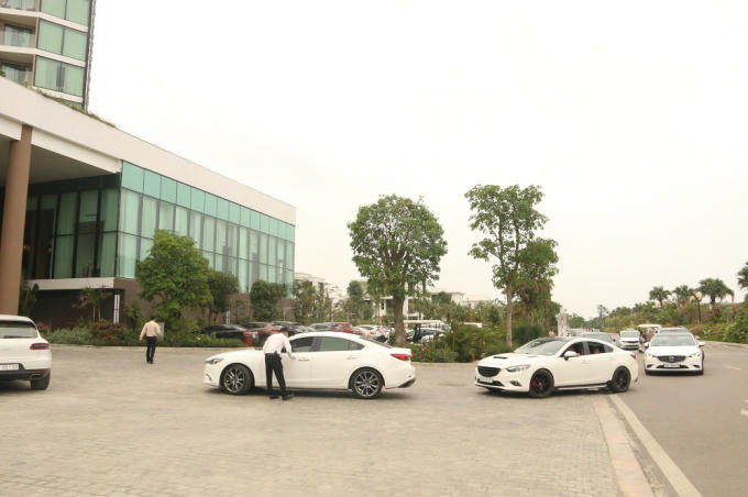 Theo thông tin từ ban quản lý FLC Sầm Sơn, hơn 1.000 phòng villa và khách sạn đã được đặt kín. Do quần thể có nhiều hoạt động nghệ thuật, văn hóa đặc sắc trong dịp nghỉ lễ như Lễ hội văn hóa Nga, Lễ hội văn hóa Lào, đêm nhạc với sự góp giọng của Hồ Ngọc Hà, Tuấn Hưng, Dương Triệu Vũ, Quốc Thiên..., ban quản lý đã phải từ chối nhiều khách đặt phòng sát ngày