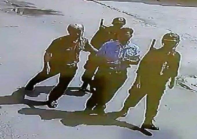 Ông Hải bị dẫn giải về Công an xã làm việc