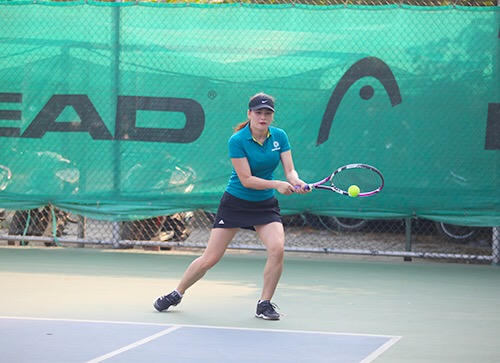 Các trận thi đấu diễn ra đầy hào hứng, sôi nổi nhưng không kém phần quyết liệt, thể hiện quyết tâm cao độ của người thi đấu.