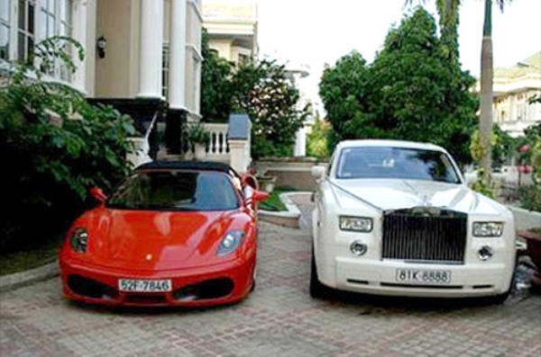 Ngoài ra, còn hàng loạt những chiếc siêu xe đắt đỏ khác cũng luôn được thiếu gia phố núi chia sẻ . Ảnh: internet.