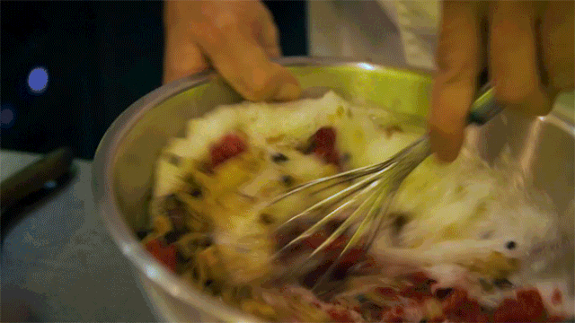 Không chỉ bánh mì, Sài Gòn giờ còn có cả tô phở lên tới 2,3 triệu