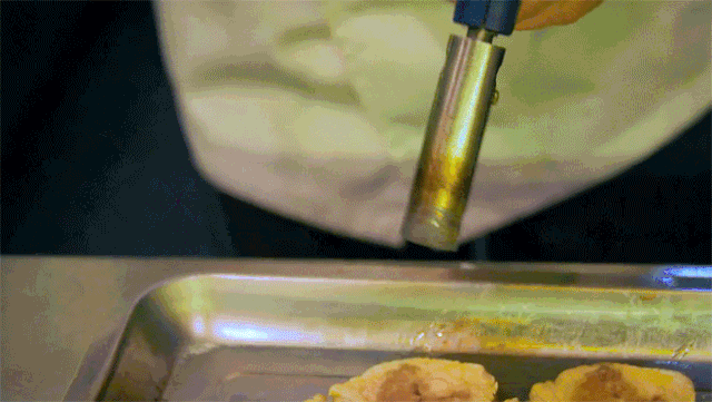 Không chỉ bánh mì, Sài Gòn giờ còn có cả tô phở lên tới 2,3 triệu