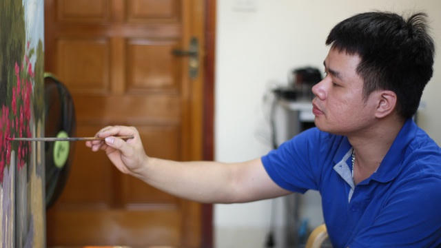 Họa sĩ Trần Nguyên sinh ra ở làng Xuân Hồng (Xuân Trường, Nam Định) nên những ký ức về đồng quê với ao làng, ruộng lúa đã quá đỗi thân thuộc với chàng họa sĩ 9X.