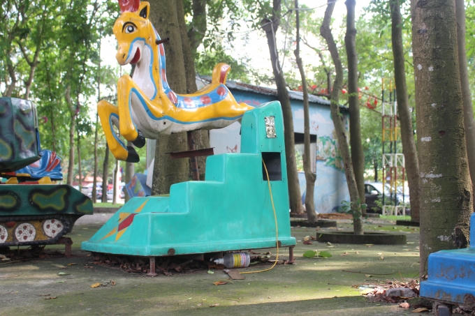 Khung cảnh thật nhếch nhác.