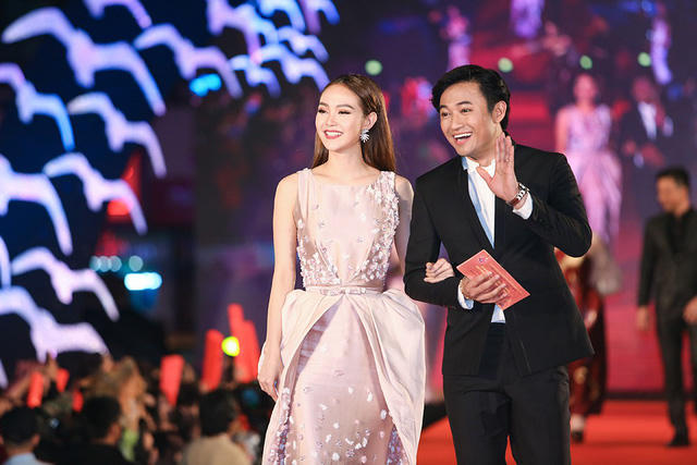 Diễn viên Minh Hằng và Quý Bình tái ngộ, cả hai gây chú ý trong bộ phim "Bao giờ có yêu nhau" cũng là bộ phim nằm trong đề cử của Liên hoan phim