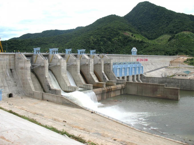 Hồ chứa nước Định Bình. Ảnh Vũ Đình Thung.