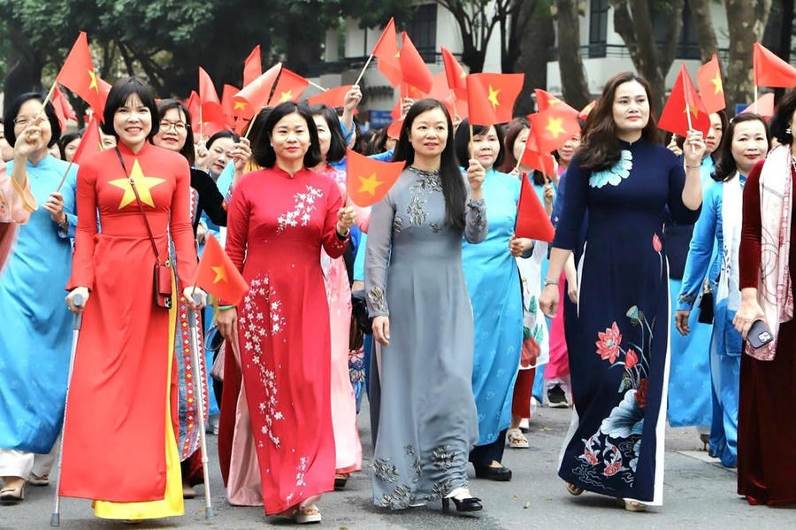 Sự kiện Diễu hành áo dài và xếp hình áo dài bản đồ Việt Nam tháng 3/2025 hưởng ứng “Tuần lễ áo dài” do Trung ương Hội Liên hiệp Phụ nữ Việt Nam phát động trên toàn quốc. (Ảnh: Hội LHPNVN)