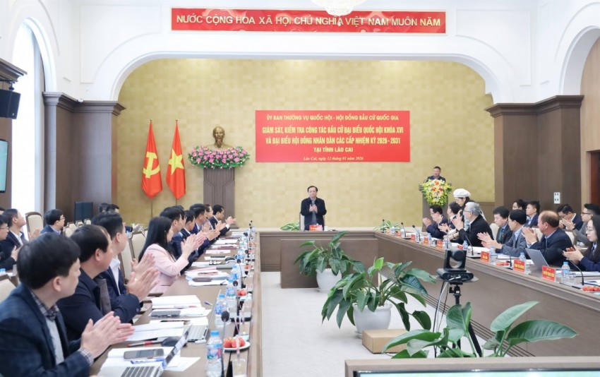 Quang cảnh buổi làm việc.