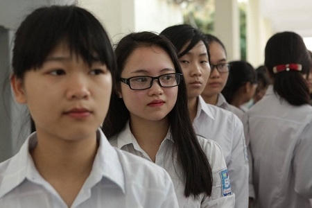 Những nét mặt căng thẳng, cùng sự lo lắng của thí sinh trước khi vào phòng thi.