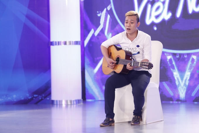 Vietnam Idol: Thu Minh ngẫu hứng hướng dẫn thí sinh biểu cảm sexy thể hiện hit của Hồ Ngọc Hà