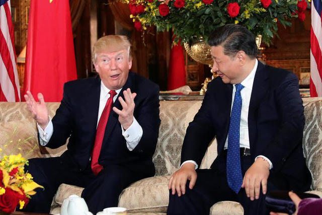 Tiết lộ về nội dung hội đàm khi trên đường tới Florida, ông Trump cho biết, hai vấn đề chính sẽ được đề cập đến đó là chương trình hạt nhân Triều Tiên và thương mại với Trung Quốc. (Ảnh: Reuters)
