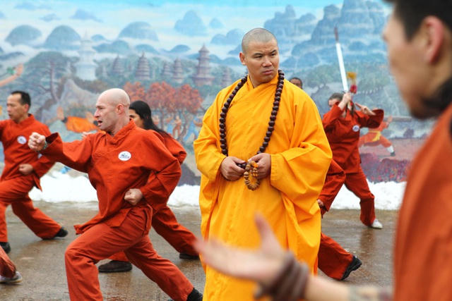Võ sư Shi Yan Zi trong buổi huấn luyện các môn đồ phái Thiếu Lâm.