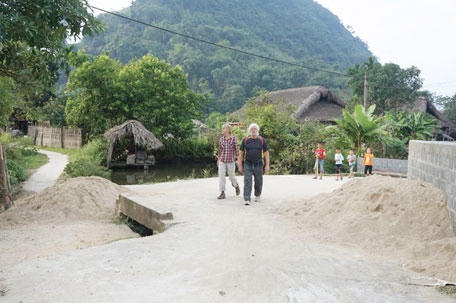 Khách du lịch đến thôn Tha, xã Phương Độ, TP Hà Giang, Hà Giang