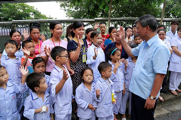'Được cứu chữa cho bà con, được phục vụ cho nhân dân là niềm vui và hạnh phúc vô bờ bến của tôi' - GS.Nguyễn Anh Trí nói.