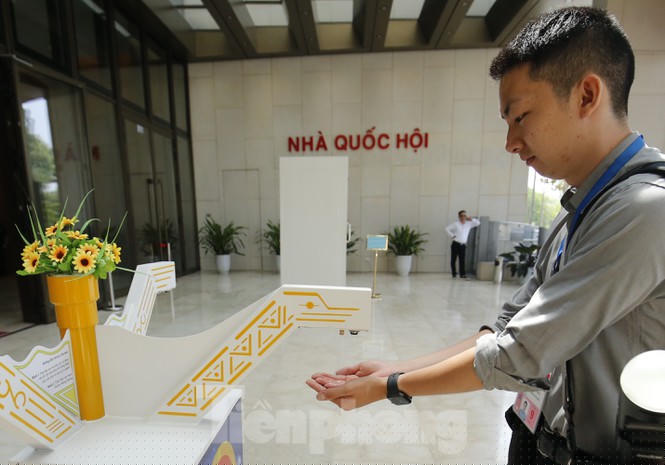 Kỳ họp đặc biệt tại Hội trường Diên Hồng - ảnh 8