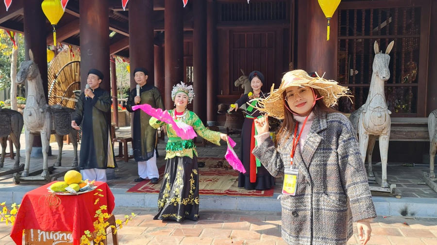 Đến với xuân Yên Tử năm 2026, du khách sẽ được thưởng thức các tiết mục văn nghệ dân gian đặc sắc.