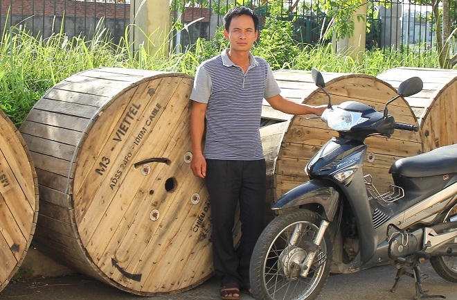 Đối tượng Hà và các vật chứng. Ảnh Công an TP Phủ Lý cung cấp.