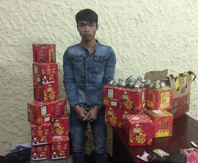 Tang vật và đối tượng bị tạm giữ tại cơ quan công an.