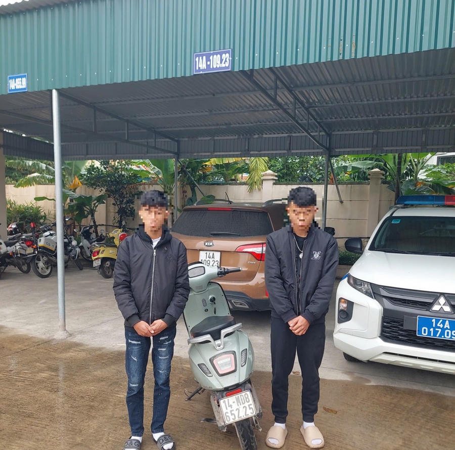 2 thiếu niên cùng phương tiện vi phạm tại cơ quan Công an.