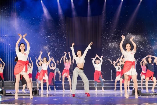 Ráo riết tập luyện cho đêm chung khảo phía Nam tại sân khấu Trung tâm hội nghị Quốc tế FLC Quy Nhơn