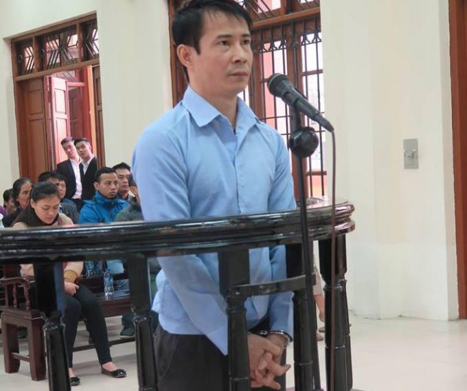 Bị cáo Vinh trước vành móng ngựa trong phiên xét xử.