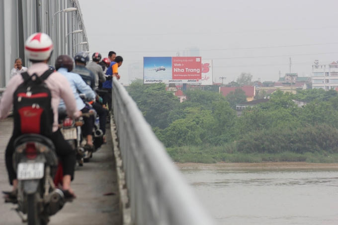 Cầu Bến Thủy nơi xảy ra sự việc.