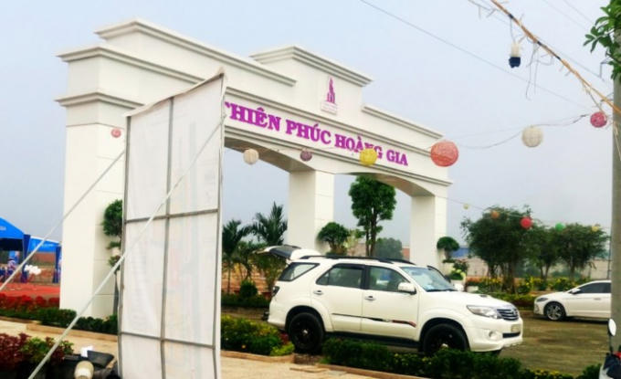 Chưa được cơ quan chức năng chấp nhận đồ án quy hoạch, đồng thời chưa có giấy phép hạ tầng, thế nhưng Công ty Thiên Phúc đã ngang nhiên thực hiện giao dịch, nhằm huy động vốn trái luật tại dự án Thiên Phúc - Hoàng Gia.