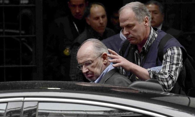 Ông Rodrigo Rato bị cảnh sát bắt hôm 16/4/2015.
