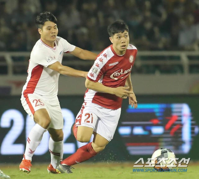 Tờ Sports Chosun đánh giá cao màn trình diễn của Công Phượng