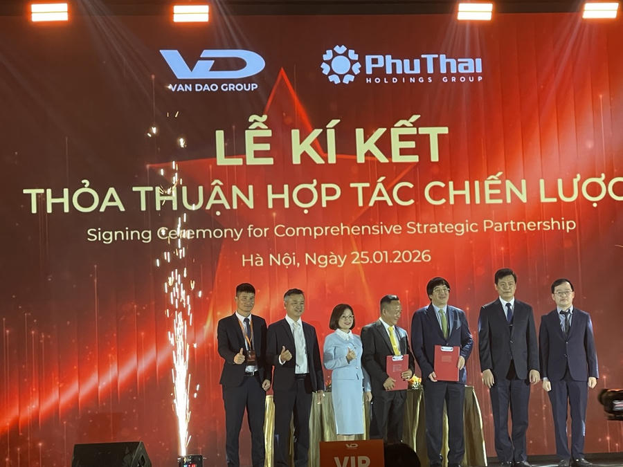 Tại buổi lễ cũng diễn ra lễ ký kết giữa Vân Đạo Group và Phú Thái Holding Group