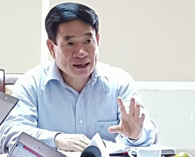 TS Hà Văn Thúy cho biết, thông tư 40 sẽ sớm được sửa đổi phù hợp để không còn xảy ra tình trạng đột ngột dừng thuốc điều trị của bệnh nhân. Ảnh: H.Hải