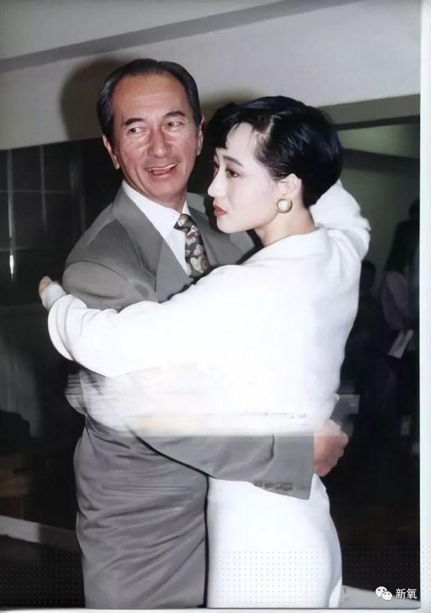 Mối tình giai thoại giữa ‘vua sòng bài’ Macau và bà xã Lý Liên Kiệt - ảnh 4