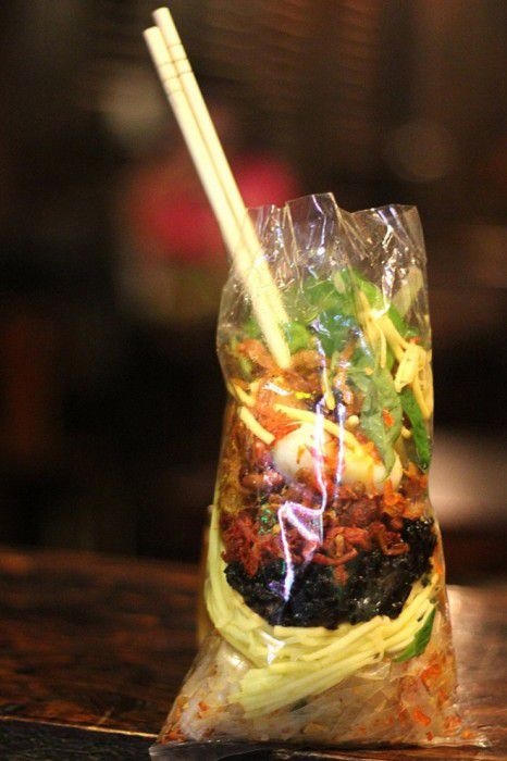 CNN liệt k&ecirc; 8 m&oacute;n ăn vặt