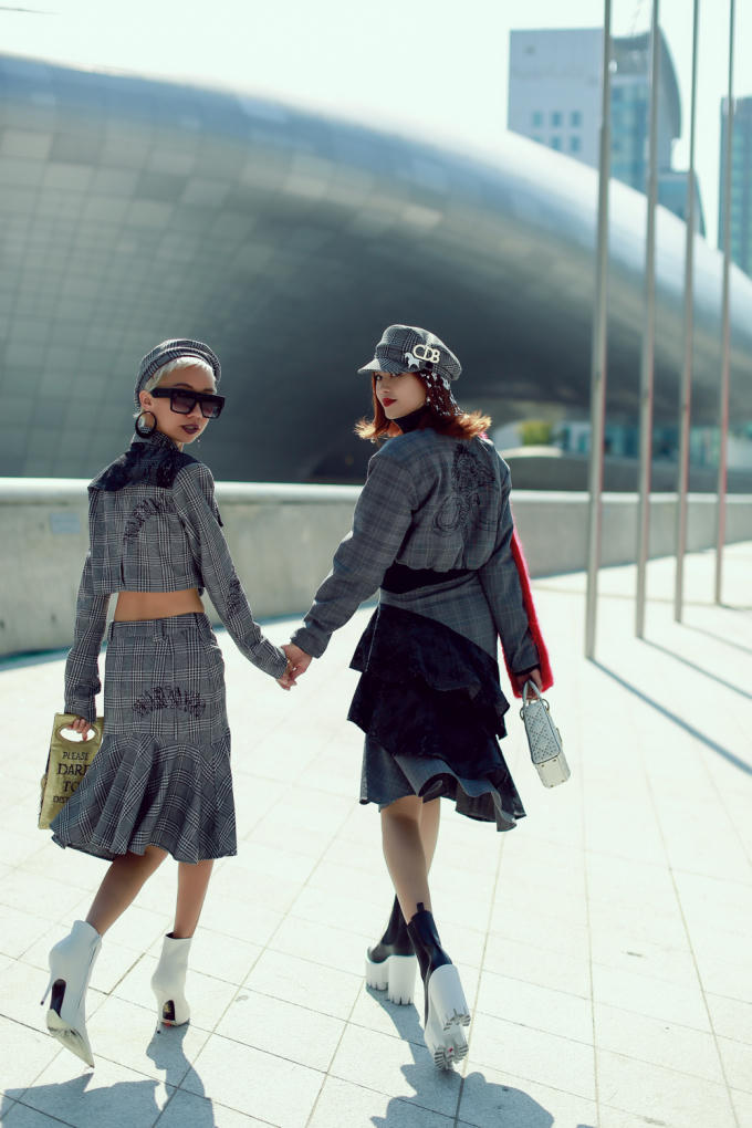 Chinh chiến Seoul Fashion Week, Ninh Dương Lan Ngọc cùng stylist Hoài Trang “khuynh đảo” đường phố Hàn Quốc