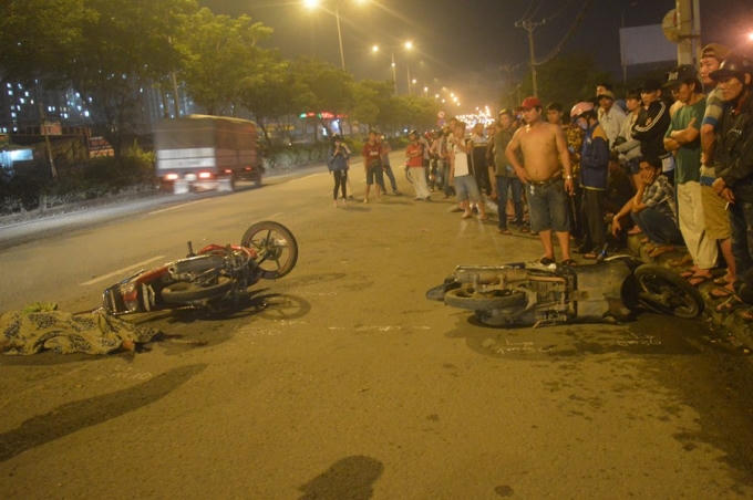 Hai xe máy tại hiện trường.