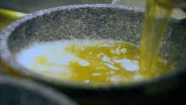 Không chỉ bánh mì, Sài Gòn giờ còn có cả tô phở lên tới 2,3 triệu