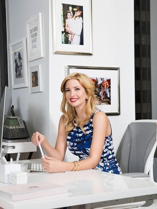 Ngoài ra, cô còn sở hữu dòng sản phẩm riêng, gồm những mặt hàng như thời trang giày dép, quần áo xa xỉ...